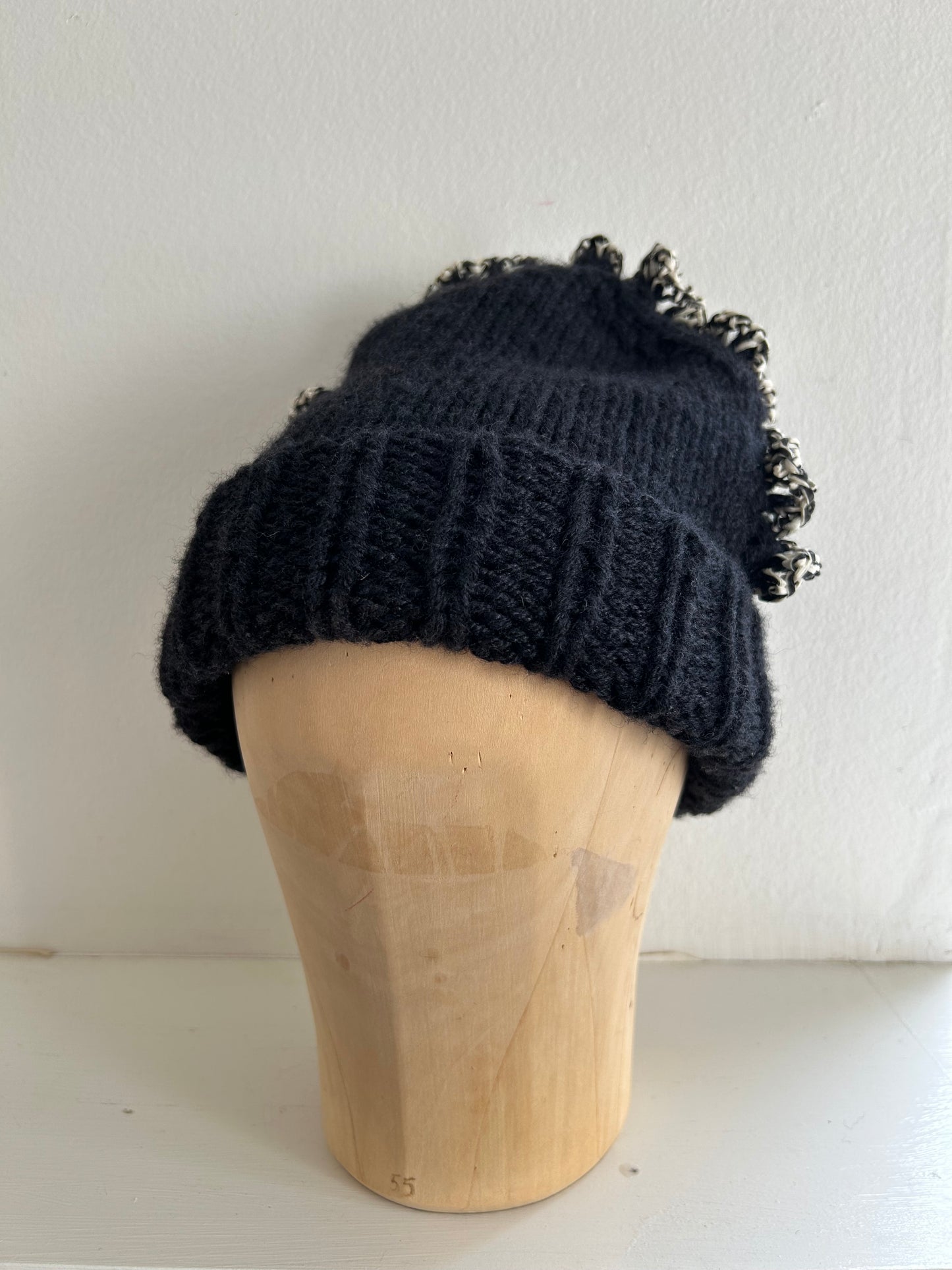 Black Hat with Salt & Pepper Frills