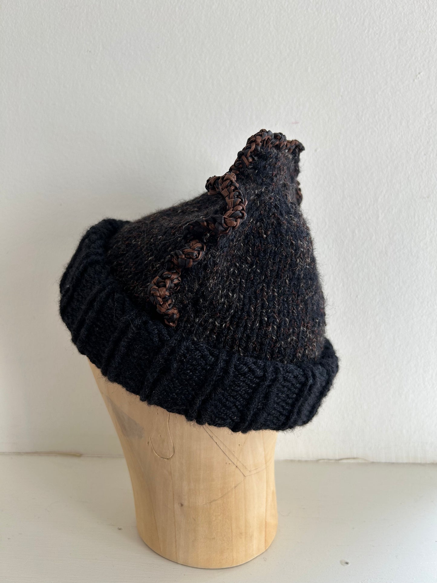 Blackish Hat with Brownish Frills