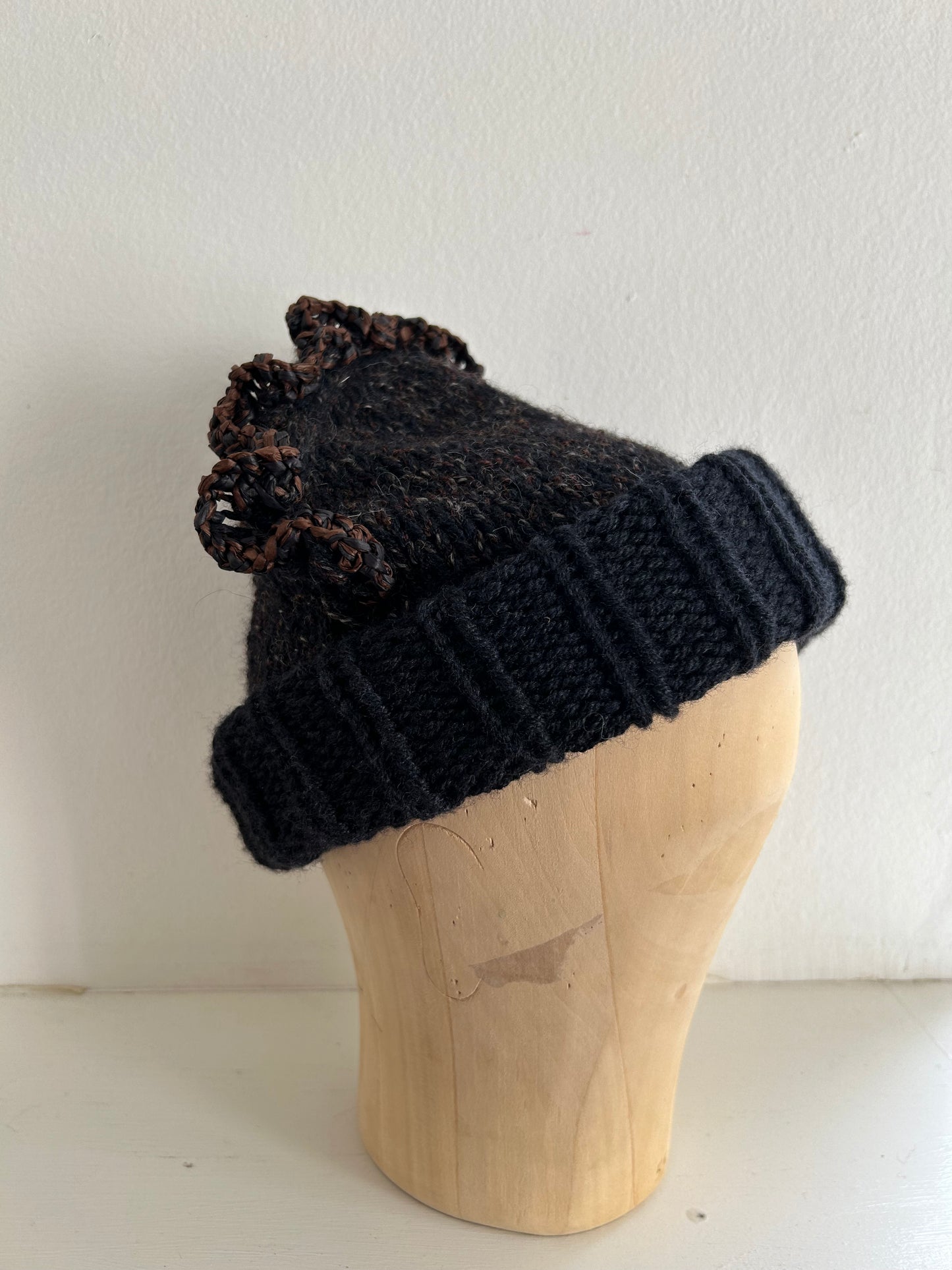 Blackish Hat with Brownish Frills