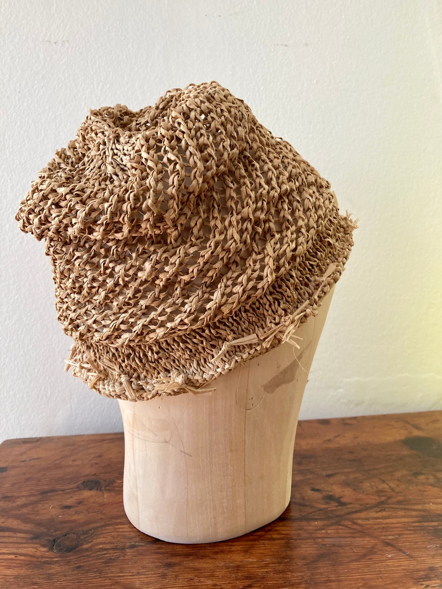 Mesh Beanie with knots